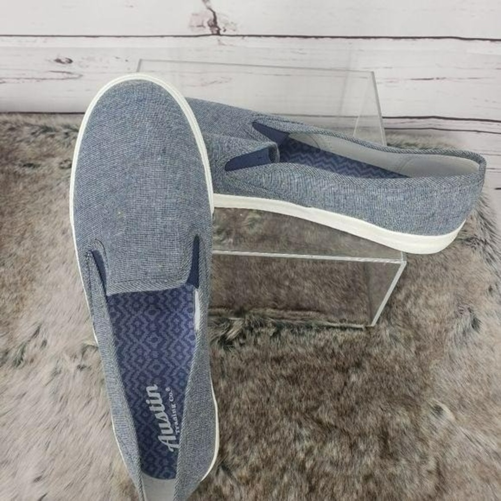 Austin Trading Co. Slip-On Canvas Shoes Size 11 Blue & White Casual Sneakers